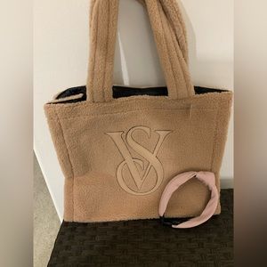 NWT! Victoria’s Secret Plush Fleece Tote and FREE Rae Dunn Headband